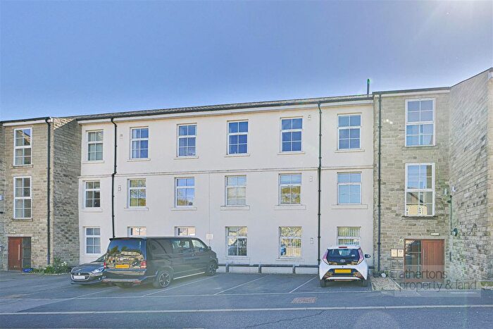 2 Bedroom Flat For Sale In Floats Mill, Trawden, Colne, BB8