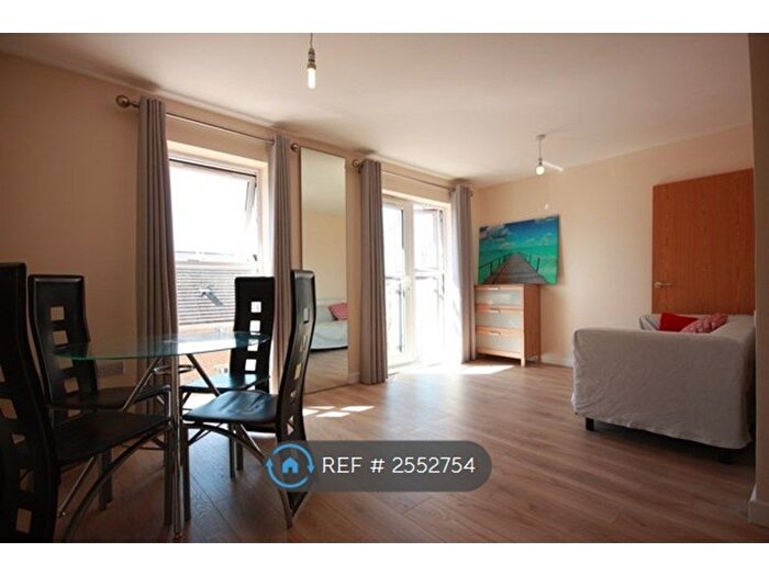 2 Bedroom Flat To Rent In Chandler Way, Peckham, SE15