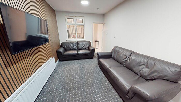 5 Bedroom House To Rent In Lottie Road, Selly Oak, B29