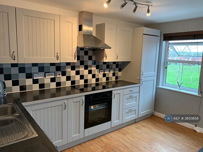 2 Bedroom Flat To Rent In Alma Wood Close, Chorley, PR7