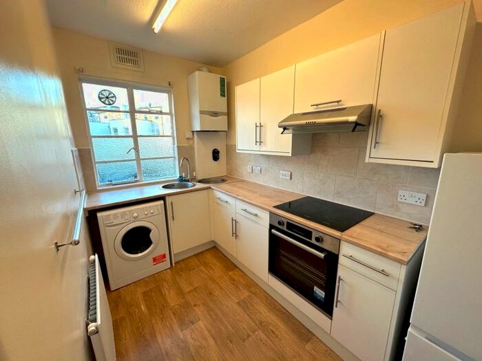 2 Bedroom Flat To Rent In Effie Road, London, SW6