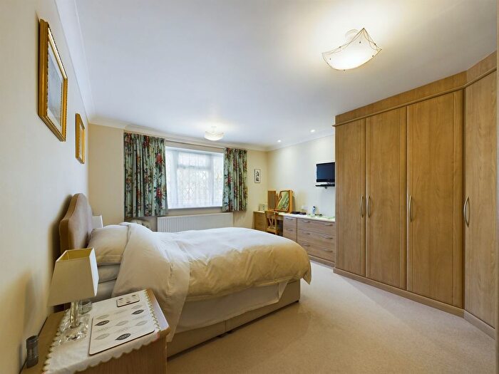 2 Bedroom Detached Bungalow For Sale In Stanley Road, Broadstairs, CT10