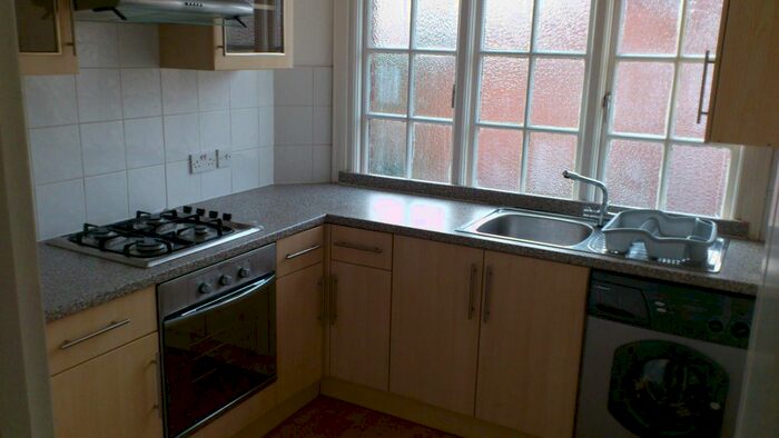1 Bedroom Flat To Rent In Woodstock Road, London, NW11
