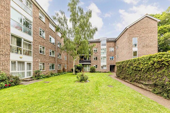 1 Bedroom Flat To Rent In Fairfax Road, Teddington, TW11