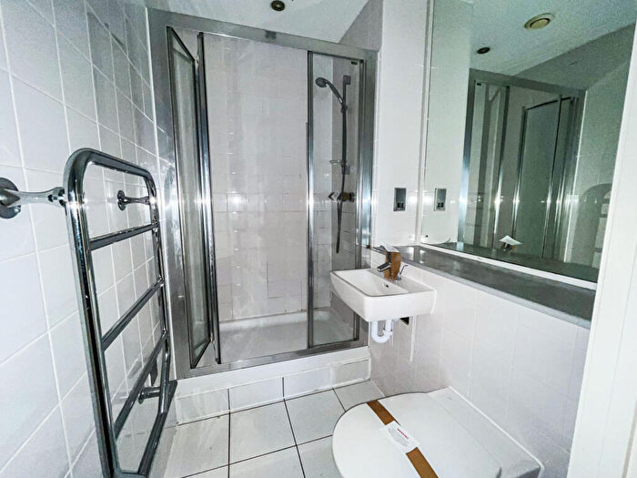 2 Bedroom Apartment For Sale In Taylorson Street South, Salford, Greater Manchester, M5