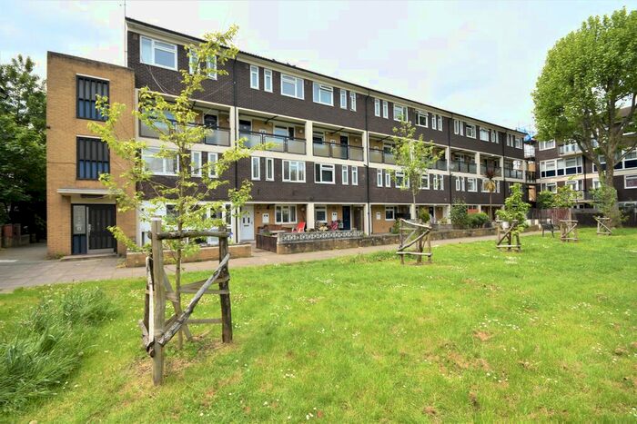 1 Bedroom Maisonette To Rent In Lawrence Close, London, E3