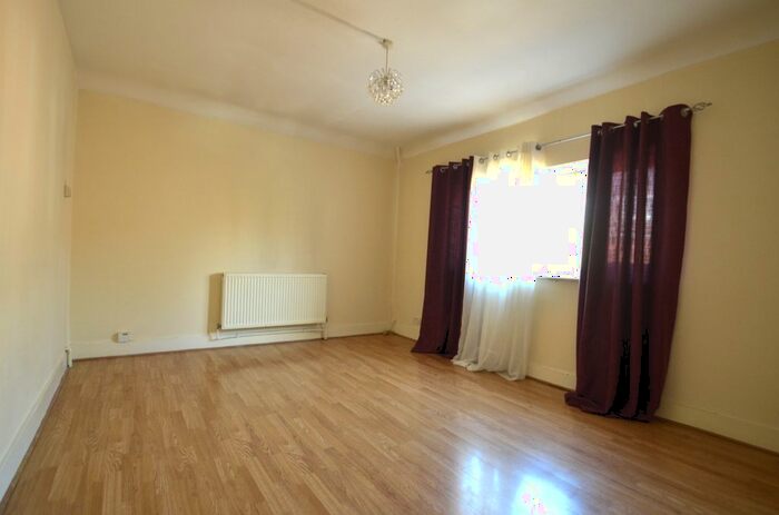 1 Bedroom Flat To Rent In Church Road, Ashford, TW15