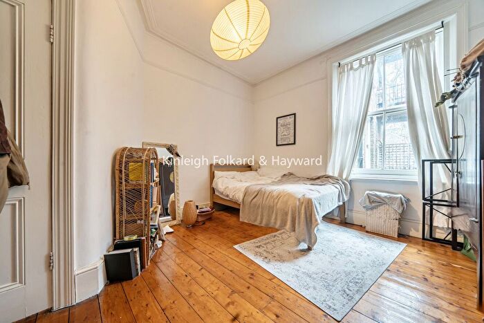 2 Bedroom Flat To Rent In Cranworth Gardens, Oval, London, SW9