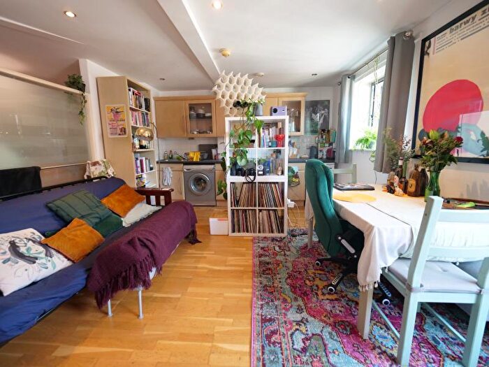 1 Bedroom Apartment To Rent In Oldham Street :: Nq, M4