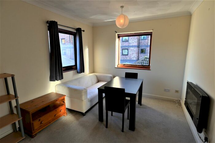 Studio To Rent In Luralda Wharf, London, E14