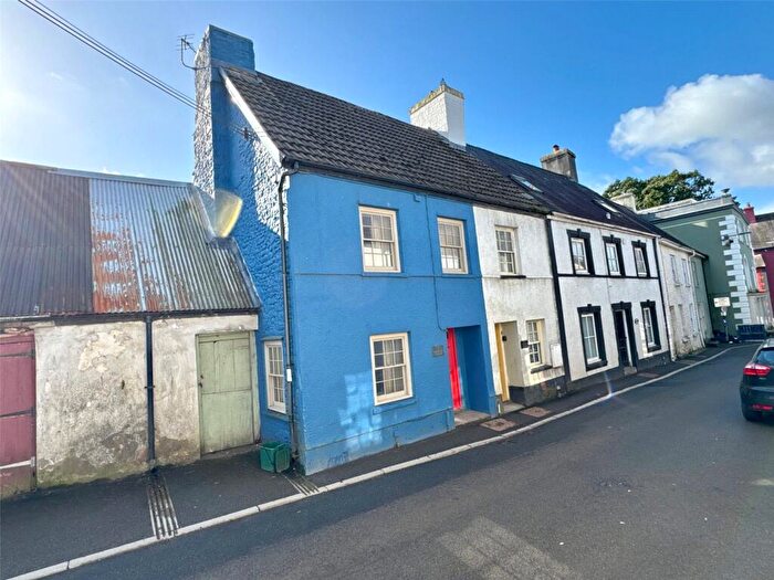 3 Bedroom End Of Terrace House For Sale In High Street, Llangadog, Carmarthenshire, SA19