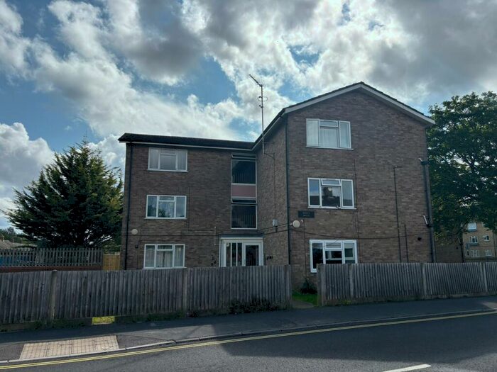 1 Bedroom Flat To Rent In Pinkerton Road, South Ham, Basingstoke, RG22