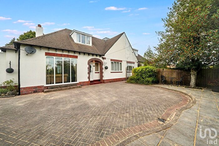 4 Bedroom Semi-detached House For Sale In Oakham Road, Oldbury, B69