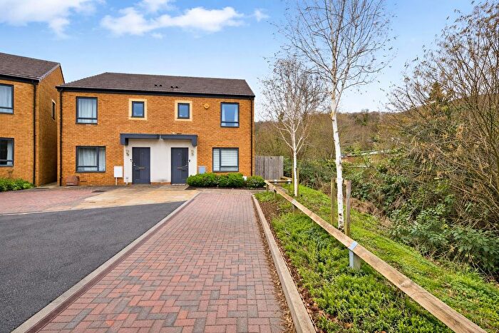 3 Bedroom Semi Detached House For Sale In Dauncey Close, Wotton-Under-Edge, GL12