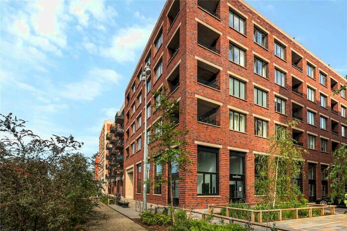 2 Bedroom Flat To Rent In Whitemantle Court, Rookwood Way, London, E3