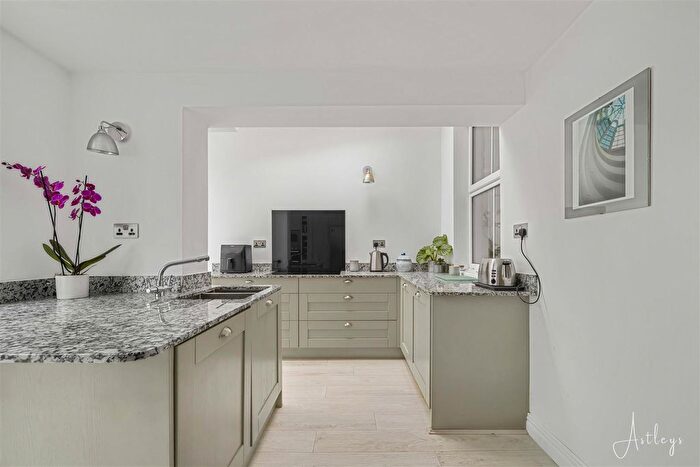 3 Bedroom Terraced House For Sale In Woodville Road, Mumbles, Swansea, SA3