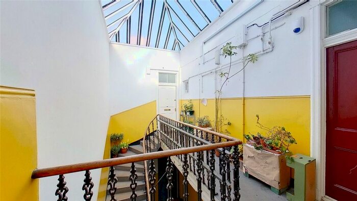 1 Bedroom Flat To Rent In Meadowbank Crescent, Edinburgh, EH8