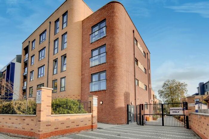 1 Bedroom Flat To Rent In London Road, Isleworth, TW7