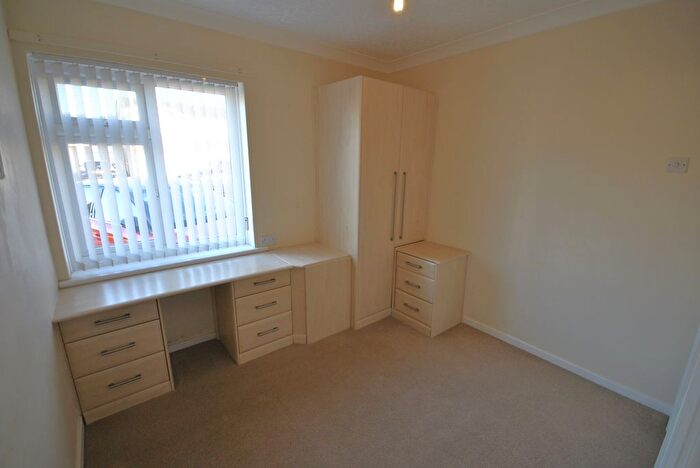 2 Bedroom Semi-Detached Bungalow For Sale In Sturton Close, Bessacarr, Doncaster, DN4