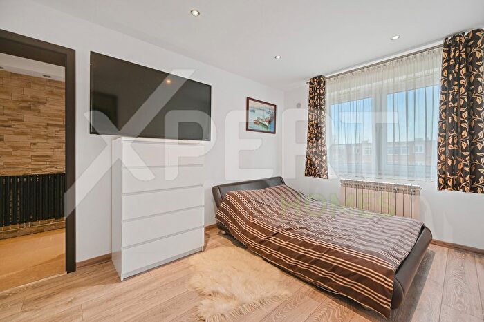 2 Bedroom Flat For Sale In Farm Road, Hounslow, TW4