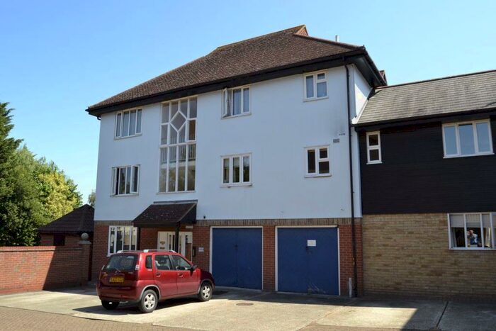 1 Bedroom Flat To Rent In Town Centre, CO1