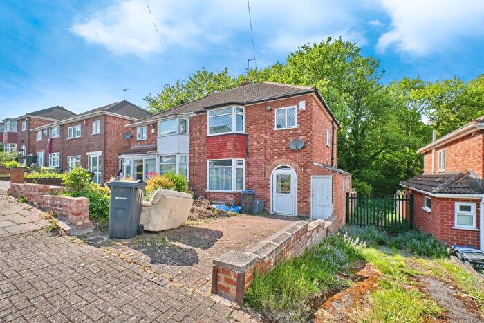 3 Bedroom Semi-Detached House For Sale In The Croftway, Birmingham, B20