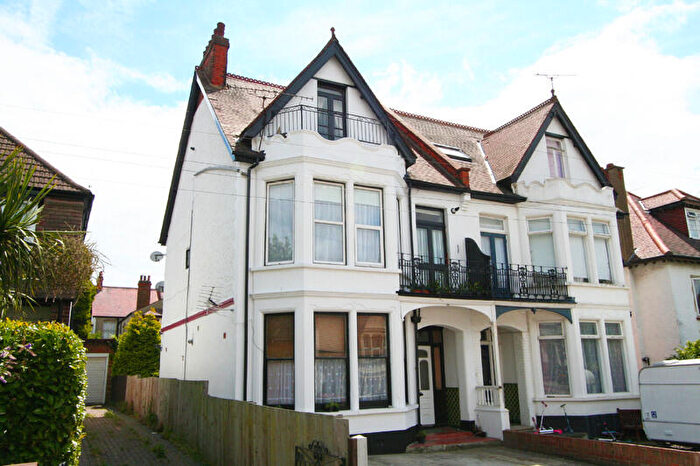 1 Bedroom Flat To Rent In Cobham Road, Westcliff-on-Sea, Essex, SS0