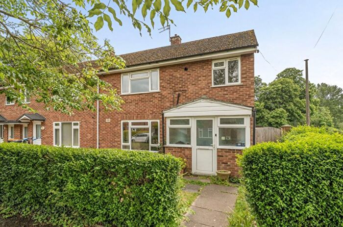 3 Bedroom End Of Terrace House For Sale In The Spinney, Bedford, MK41
