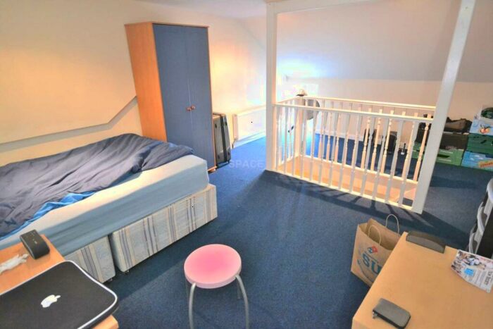 4 Bedroom Terraced House To Rent In Pitcroft Avenue, Earley, Reading, Berkshire, RG6