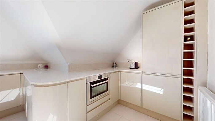 2 Bedroom Flat For Sale In Gilbert Road, Swanage, BH19