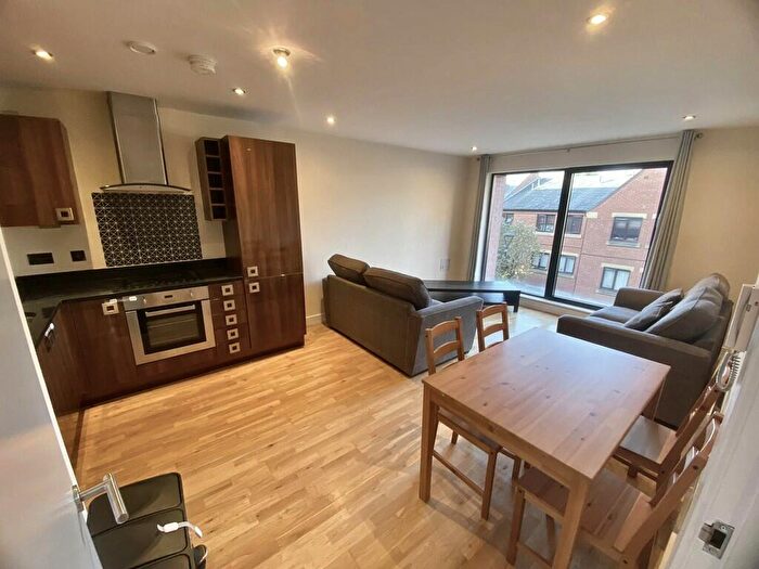 2 Bedroom Apartment To Rent In The Chandlers, Leeds, LS2