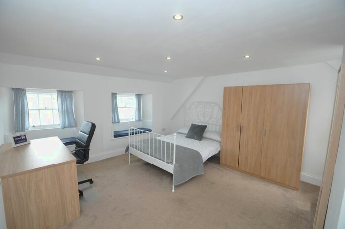 2 Bedroom Flat To Rent In The Terrace, Penryn TR10