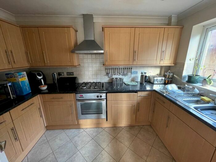 2 Bedroom Flat To Rent In Gordon Road, Ashford, TW15