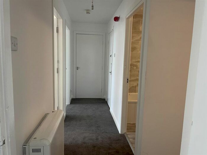 2 Bedroom Flat To Rent In Front Street, Consett, DH8