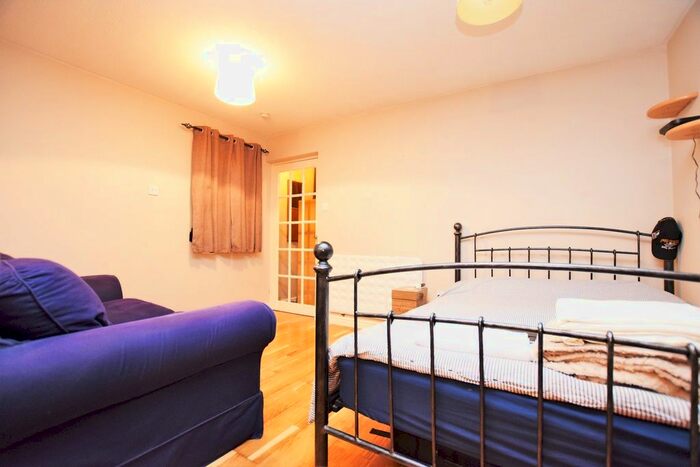 Studio To Rent In Albany Park, Colnbrook, Slough, SL3