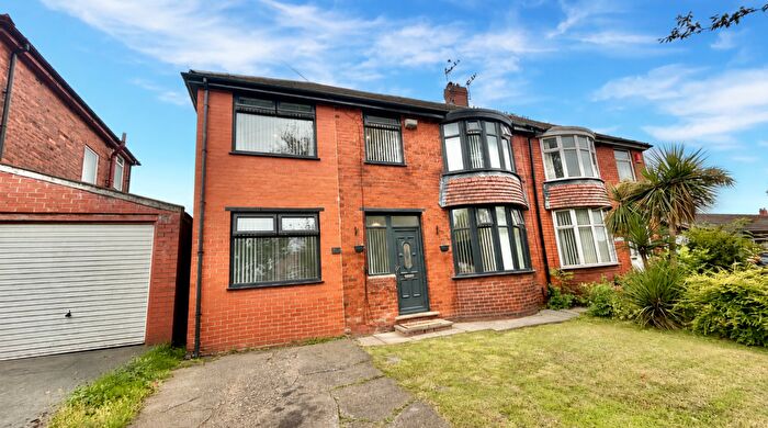 5 Bedroom Semi Detached House For Sale In Broadway, Chadderton, Oldham, OL9