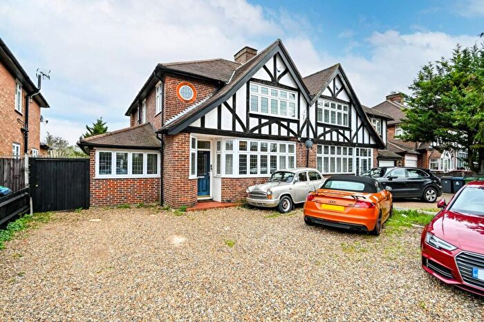 4 Bedroom Semi Detached House For Sale In Malden Road, Worcester Park, KT4