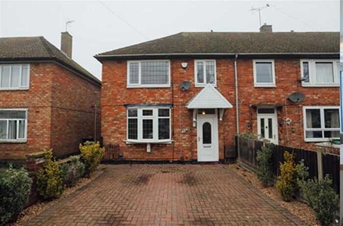 3 Bedroom End Of Terrace House For Sale In Withcote Avenue, Leicester, LE5
