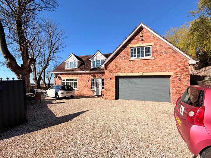 3 Bedroom Bungalow For Sale In Crabgate Lane, Skellow, Doncaster, DN6