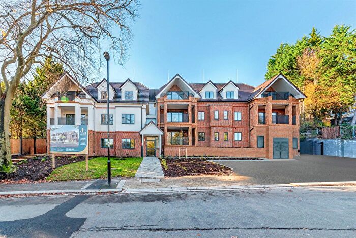 2 Bedroom Flat For Sale In Russell Hill Road, Purley, CR8