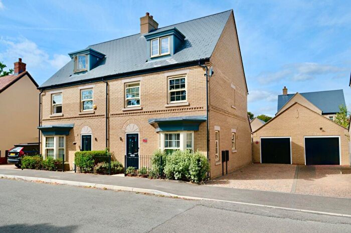 4 Bedroom Semi-Detached House For Sale In Farendon Road, Brampton, PE28