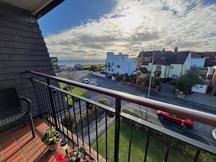 2 Bedroom Apartment For Sale In Melcombe Avenue, Greenhill, DT4