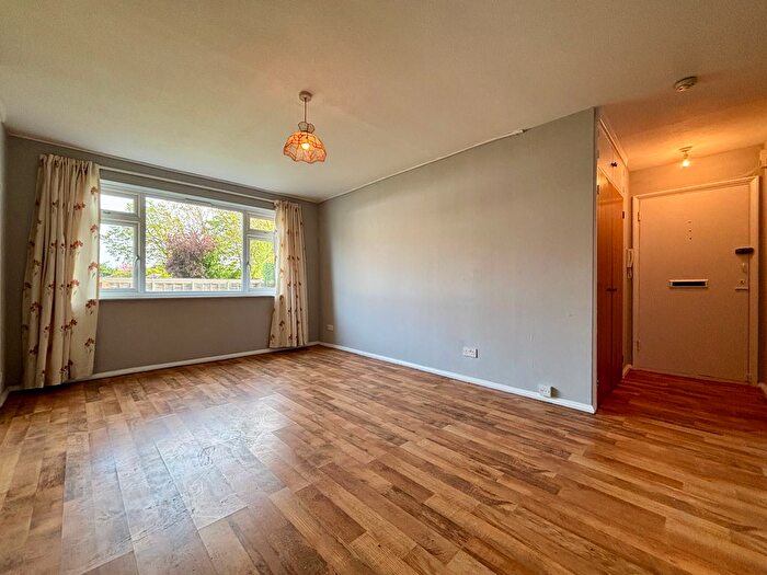 1 Bedroom Flat To Rent In Croydon Road, London, SE20