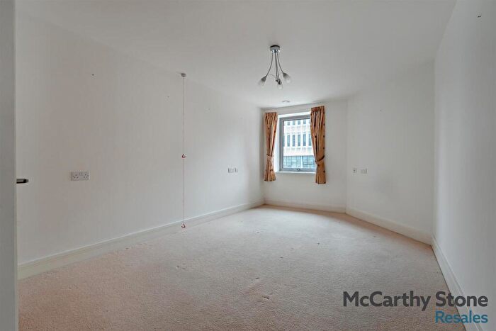 1 Bedroom Apartment For Sale In Corbett Court The Brow, Burgess Hill, RH15