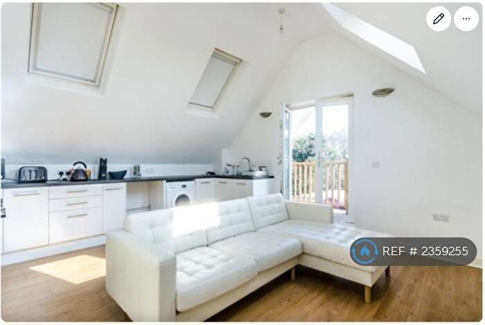 2 Bedroom Flat To Rent In Monks Orchard Road, Beckenham, BR3