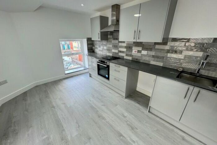 1 Bedroom Flat To Rent In Bridge Street Cardiff, NP20