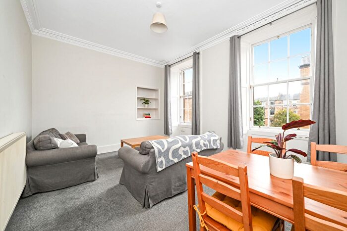 2 Bedroom Flat For Sale In / Sciennes, Edinburgh, EH9