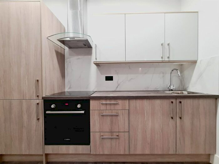 2 Bedroom Flat To Rent In Queens Road, Brentwood, CM14