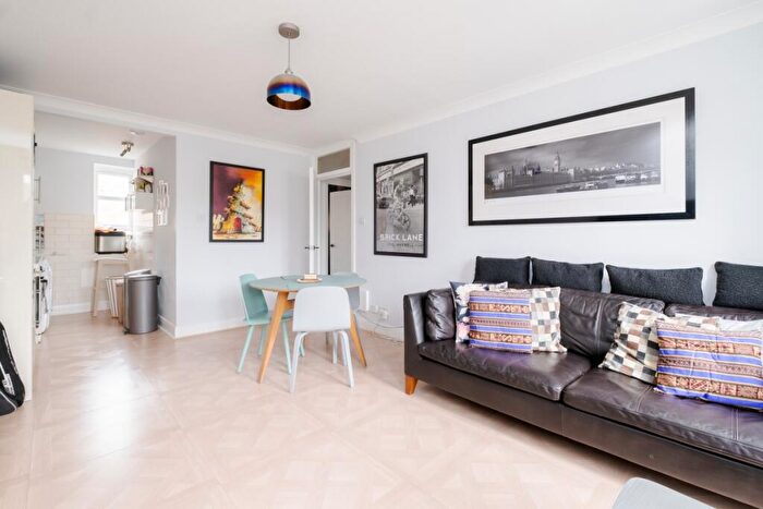 2 Bedroom Flat To Rent In Fuller Close London, E2