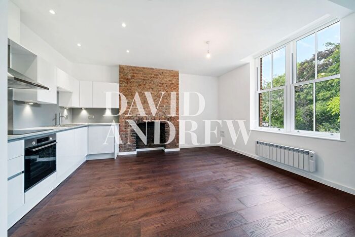 2 Bedroom Flat To Rent In Princess Crescent, London, N4